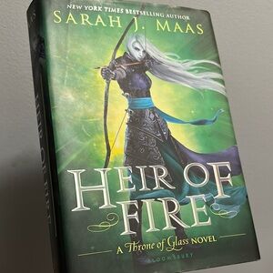 Heir of Fire by Sarah J. Maas - Green Cover